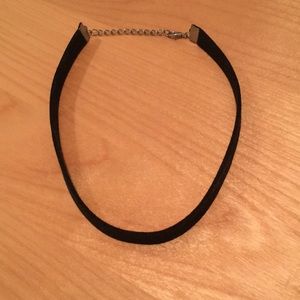 black plain choker